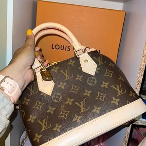 Louis Vuitton Alma BB 100% authentic (my wallet can back me up 😭)